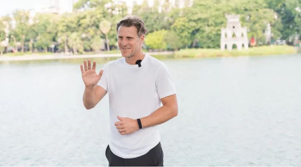 Huyền thoại bóng đá Diego Forlan đến Việt Nam