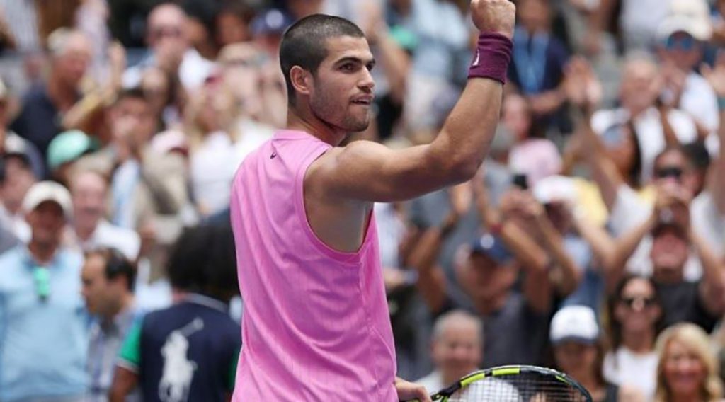 Alcaraz thể hiện phong độ hủy diệt, tiến vào bán kết US Open