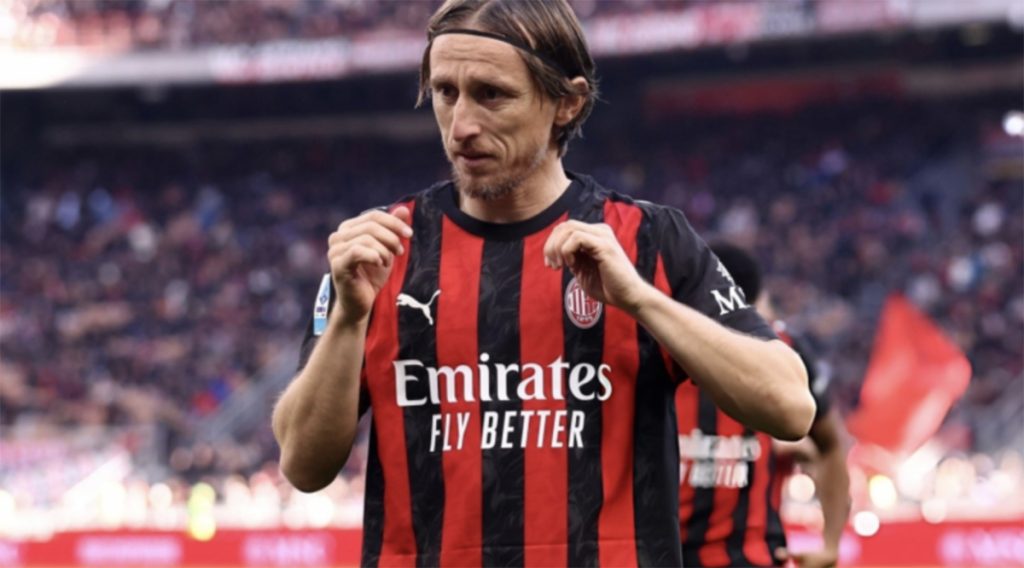 Luka Modric lại gánh AC Milan, xuất sắc nhất trận ở tuổi 40