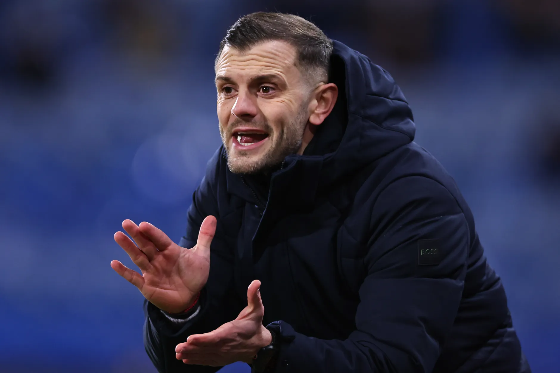 Jack Wilshere phản ứng với CĐV Luton Town sau trận hòa Burton Albion tại Kenilworth Road Bong88VIP