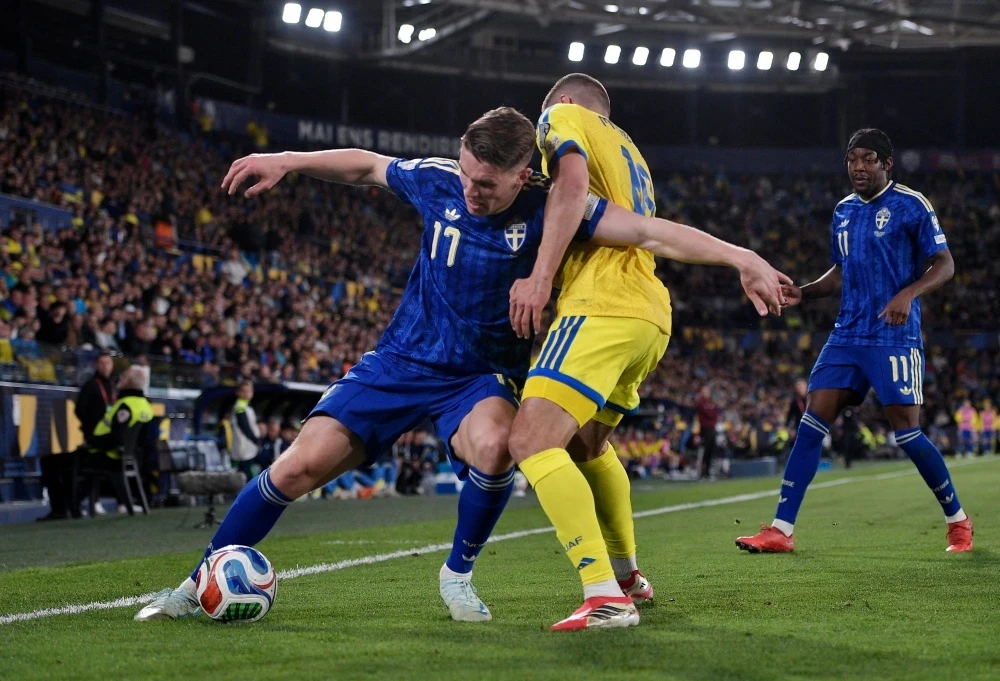 Gyokeres tỏa sáng trong màu áo tuyển quốc gia Thụy điển