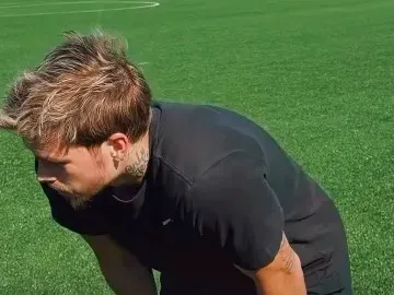 Mudryk với diện mạo khác lạ khi tập luyện cá nhân Bong88VIP