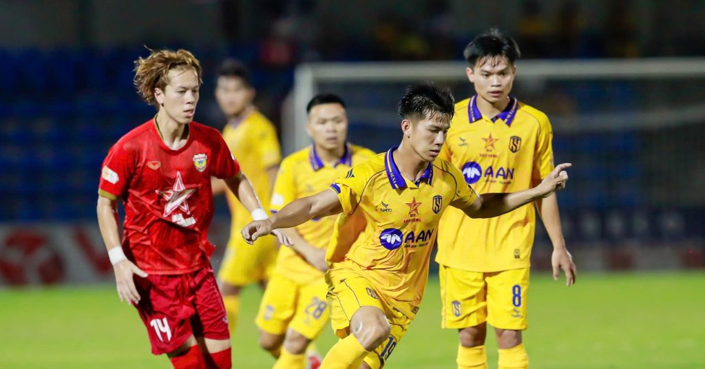 Hình ảnh trận đấu V-League với diễn biến hấp dẫn, ảnh hưởng đến thứ hạng của V-League.
Bong88VIP